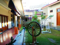 Doeloerkoe Homestay - Parking