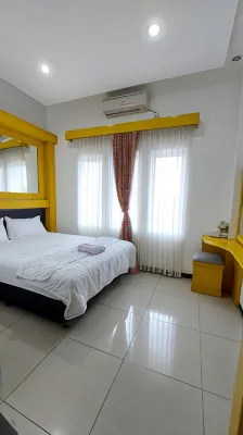 Mami Hotel Hotels in Solok