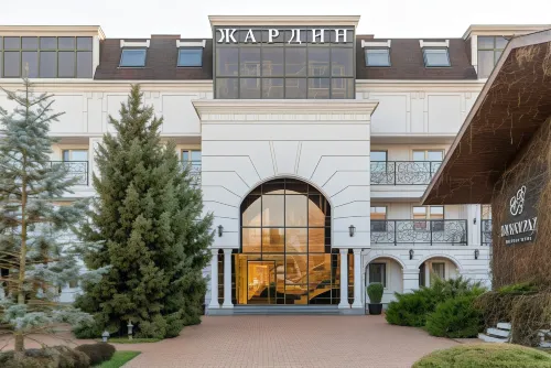 Jardin Park Hotel