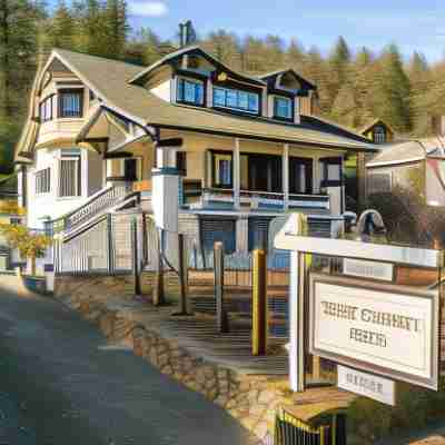 Craftsman Inn Hotel Exterior