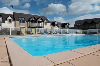 Apparthôtel Mont Saint Michel - Résidence Fleurdumont - Pools