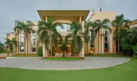 Flora Airport Hotel and Convention Centre Kochi