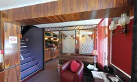 Logis Hôtel-Restaurant la Croix Couverte Hotels in Mayenne