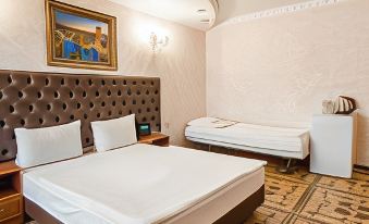 Grejs Oganes Hotel