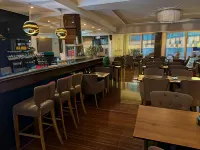 Hotel Starton am Ingolstadt Village - بار