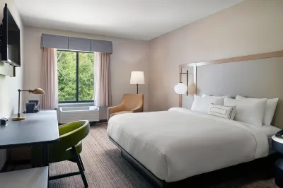 Fairfield Inn & Suites Asheville Airport/Fletcher فنادق في Fletcher