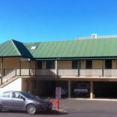 Town Square Motel Hotels near Orange Station