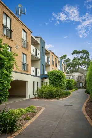 Oceanic on Thompson Apartments