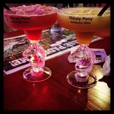 ซีดาร์ สเตเบิลส์ อินน์แอนด์สวีทส์