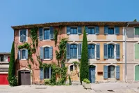 Au Ralenti du Lierre Hôtels à proximité de : Ancienne gare de Goult
