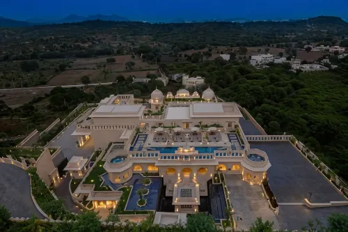 Aurika, Udaipur - con vistas a la montaña