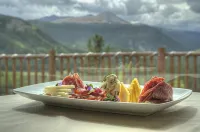 The Lodge at Breckenridge - breakfast