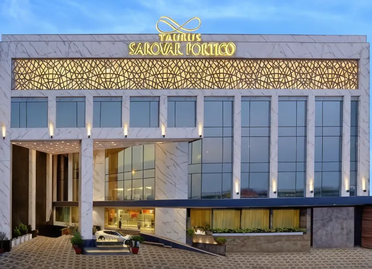 Taurus Sarovar Portico