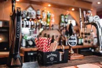 Borough Arms Hotel - ที่มีบาร์