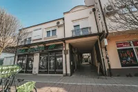 B&B Passage Hotels near Omladinski Park