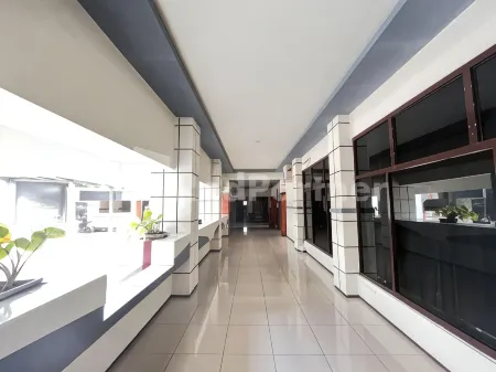 Hotel Dewi Near Gor Merdeka Jombang Mitra RedDoorz Отели в г. Peterongan