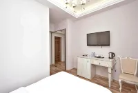 Hotel Homestay Hotels near Freedom Square