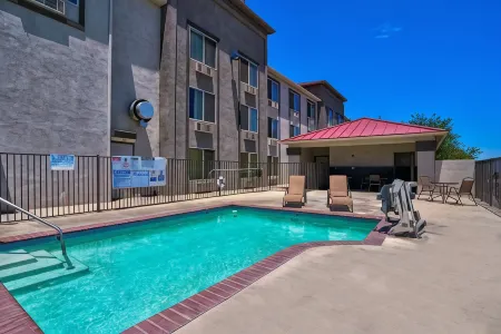 Motel 6 - Hesperia, CA - West Main Street - I-15