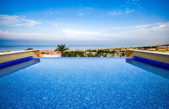 薩哈拉農場酒店由Q酒店