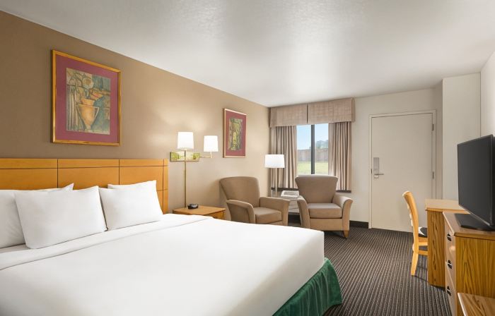 Travelodge by Wyndham Wellington KS
