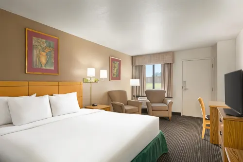 Travelodge by Wyndham Wellington KS - parking