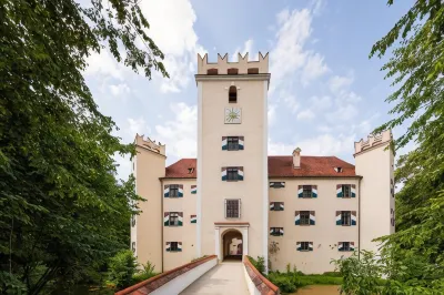 Schlossparkhotel Mariakirchen Hotels near Stausee Mamming
