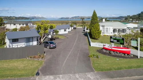 Tidewater Motel & Tourist Park Hotel di Coromandel