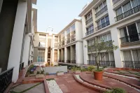 Bellagio Rezidencia 1 BHK Service Apartments Отели в г. 