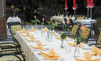 Schlosshotel Rosenau Superior - Housity