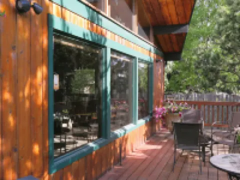 Jewel Lake Bed and Breakfast Hotels in Anchorage