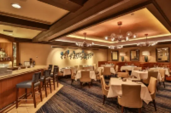 Cactus Petes Resort & Horseshu Hotel