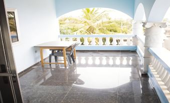Elizz Guest House