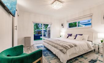 Stylish Aventura Home with Pool on Intercostal