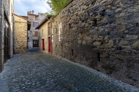 Le Logis d'Hestia Отели в г. Сен-Жульен-де-Копель