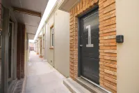 Indulge Apartments - the Urban Collection فنادق في Gol Gol