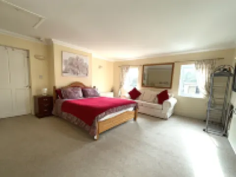 Bryncoch Hotels in Llanelli