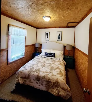 Little Blue Cabin on the Clearwater River!