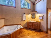 Tranquil Mountain Retreat with Forest Views - Cozy Paradise Escape Hotels in Ruidoso