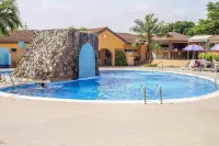 Hotel Marjorie `Y` - Pool