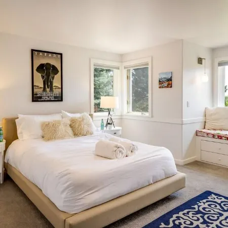 Stunning Home with Flatirons Views, 10-Min to Downtown & CU Campus!