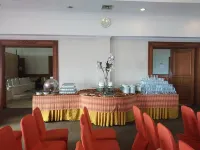 Grand Elty Singgasana Tenggarong Hotels in Timbau
