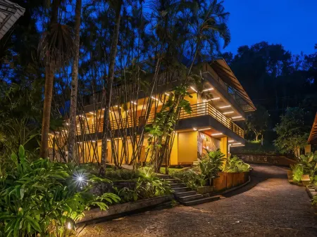 The Hosteller Wayanad, Vythiri Отели рядом с достопримечательностью «Kakkadampoyil.hills view vythiri»