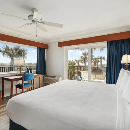Seahorse Oceanfront Inn
