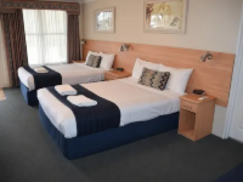 Coachman's Inn Motel فنادق في باثرست