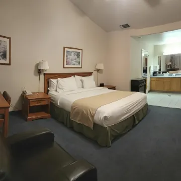 Garden Inn and Suites Fresno