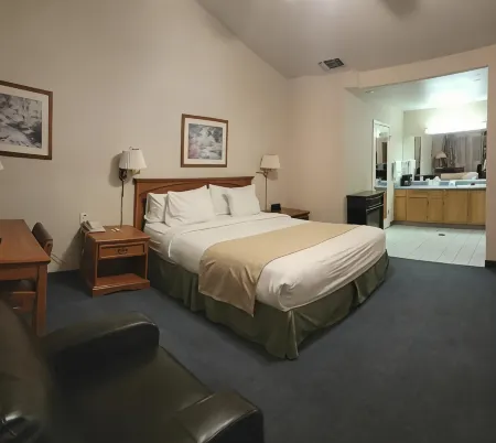 Garden Inn and Suites Fresno Отели рядом с достопримечательностью «Deran Koligian Stadium»