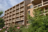 Inn at Grand Glaize Hotels in Osage Township