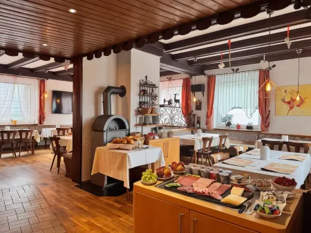 Pension Hubertus Отели в г. Бад-Штебен