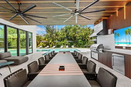 Villa Maya: A Luxury Retreat in North Miami Beach