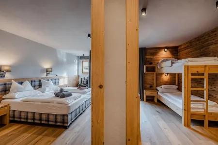 Sportony Mountain Lodges Отели рядом с достопримечательностью «Зоопарк Кальфош / Корвара»